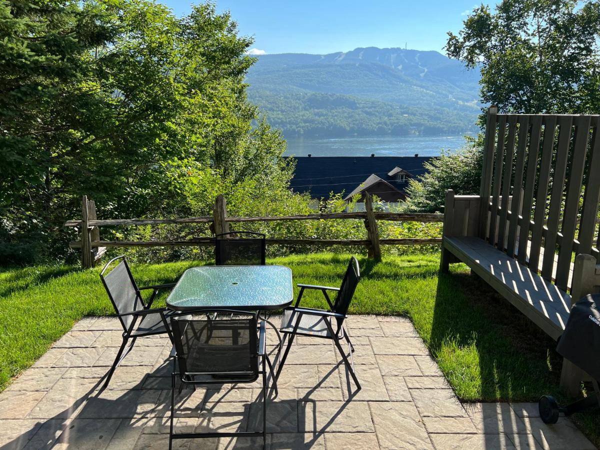 Front View On Lake Tremblant &mountain Appartement